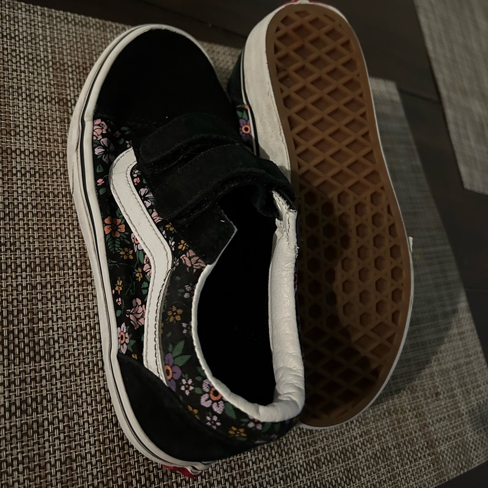 Girls Old School Vans